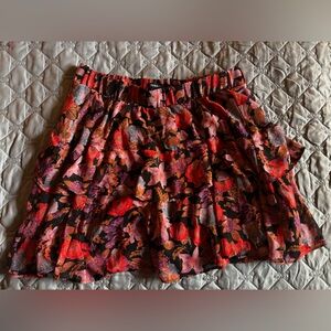 Torrid Mini Crinkle Lurex Tiered Skirt Size 0 Floral Shimmer Lined